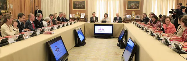  Los Reyes presidieron la reunión del Patronato del Instituto Cervantes.