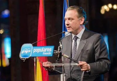  Alfredo Prada, durante su intervención en el acto celebrado en París el pasado viernes.