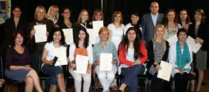  El consejero de Trabajo, Julio Olmos, con las responsables y participantes en el proyecto &lsquo;Businesswoman&rsquo;.