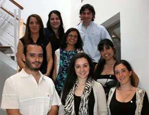 Jóvenes participantes en la charla informativa.