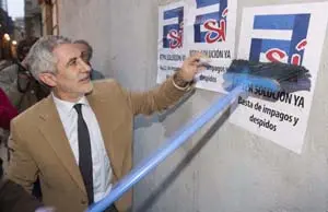 El primer candidato de IU de Asturias al Congreso de los Diputados, Gaspar Llamazares, ha iniciado la campaña para las elecciones generales del 20-N en una “situación de emergencia” por el alto índice de desempleo registrado. En un acto celeb
