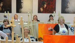 Clínica de pintura dictado por la artista Nancy Torre, en el Centro de Madrileños.