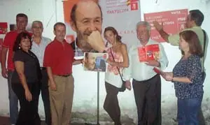  Los socialistas de Caracas, dirigidos por C&aacute;ndido Rodr&iacute;guez Losada, realizaron la tradicional pegada de carteles el pasado 3 de noviembre.