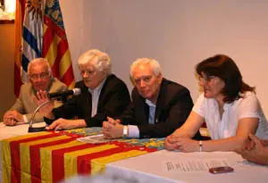  El presidente, Manuel Hern&aacute;ndez, con integrantes de la charla Cha&iacute;n, Alonso y Gonz&aacute;lez.