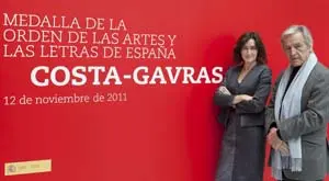  &Aacute;ngeles Gonz&aacute;lez-Sinde y Costa Gavras, en el Cervantes de Par&iacute;s.