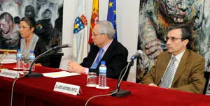  La doctora Mar&iacute;a &Aacute;ngeles Fern&aacute;ndez, acompa&ntilde;ada por Jos&eacute; Ram&oacute;n &Oacute;nega y Jos&eacute; Antonio Ortiz.