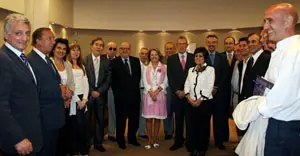  Expertos, dirigentes y autoridades espa&ntilde;olas y argentinas, antes del comienzo de la Jornada Iberoamericana.