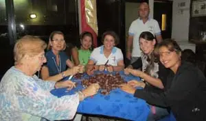  Esperanza Gonz&aacute;lez de Rivera, Marit&eacute; Fern&aacute;ndez de Cend&oacute;n, Deisy Mocharrafich, Mar&iacute;a R&uacute;a de Garc&iacute;a, Francisco Garc&iacute;a Fern&aacute;ndez, Carmen Lago Castro y Iura Quijada.