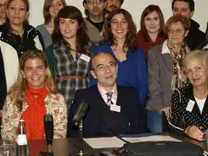 Victoria Cristóbal, directora de la AME; José Povedano, presidente de la CFMA; y Susana Peri, consejera de Trabajo, junto a algunos de los participantes en el seminario.