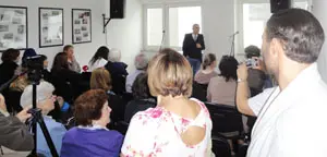  Jos&eacute; Povedano, presidente de la Coordinadora, durante la inauguraci&oacute;n reciente de los locales en Remscheid, donde se celebrar&aacute;n los talleres.