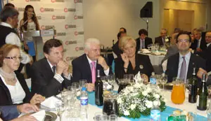  Mesa de cabecera de la cena con Jos&eacute; Vila junto a V&aacute;zquez Portome&ntilde;e.