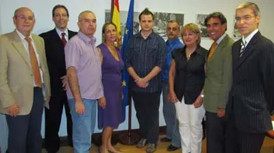 Manuel Luis Rodr&iacute;guez, Francisco Javier Lorenzo, Jes&uacute;s Javier P&eacute;rez Rodr&iacute;guez, Isabel Jara Noda, Eduardo Pell&oacute;n Rodr&iacute;guez, Javier Rolo, Ana Mar&iacute;a Navarro, An&iacute;bal Jim&eacute;nez Abascal y Jorge Noval, c&oacute;nsul general y c&oacute;nsul general adjunto.