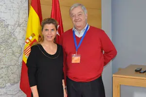  Victoria Cristóbal y Juan Llopis, en la sede de la AME. 