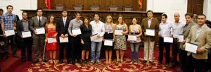  Algunos de los 104 graduados del curso.