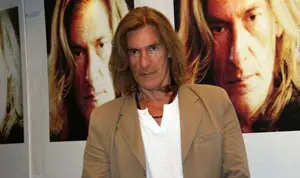 Eduardo Sanguinetti se declara “un indignado de siempre” y critica a los artistas que se dejan comprar por el poder.