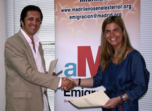  Victoria Cristóbal tras firmar un acuerdo de colaboración con los madrileños de Mar del Plata. 