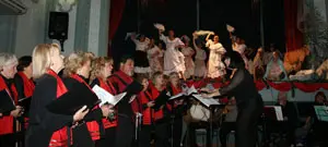 La profesora Liliana Montiel, durante la celebración navideña en el Centro Salamanca.