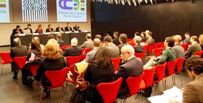  Numeroso p&uacute;blico acudi&oacute; a la jornada 'Brasil: oportunidades comerciales y de inversi&oacute;n'.