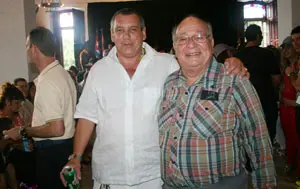 Vigistaín –a la izda.–, presidente de la sociedad, durante la celebración.
