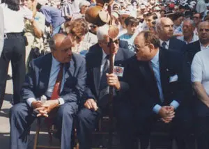 Manuel Fraga, Camilo Pereiro y Amarelo de Castro, en la Praza da Quintana, en 1993.