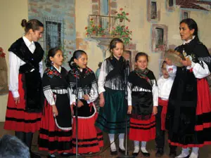 Imagen de una de las últimas actuaciones del grupo de baile gallego de la Peña Gallega del Club Hispano.