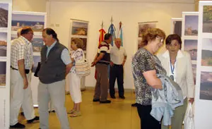  Numerosas personas acudieron al a muestra, que estar&aacute; abierta hasta el pr&oacute;ximo 29 de febrero. 