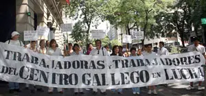  Trabajadores del Centro Gallego, durante la marcha del pasado martes, d&iacute;a 8.