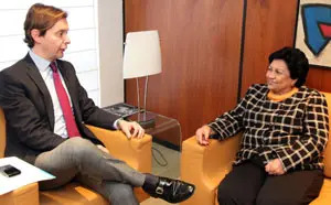 Jes&uacute;s Gamallo y Ligia Amda Melo, durante el encuentro. 