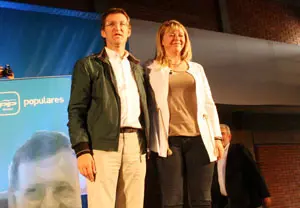 Esperanza Romariz acompa&ntilde;ada por N&uacute;&ntilde;ez Feij&oacute;o en un acto del PP.