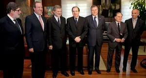 Juan Vicente Herrera -en el centro- y Roberto Kreimerman -a su dcha.- durante el encuentro.