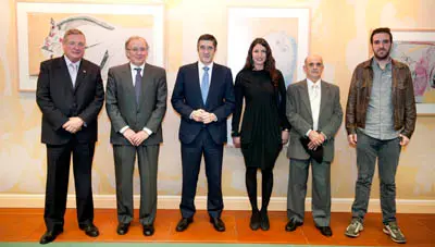 Patxi López, Guillermo Echenique y Julián Celaya, con miembros del Consejo Asesor.