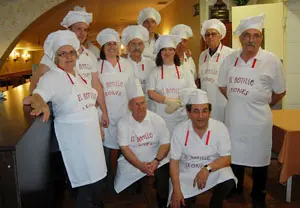 Los cocineros del plato tradicional de León.