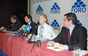 Ramón del Riego, Florentino Alonso, Cristina Coto y Luis de la Vallina, durante la presentación del programa.