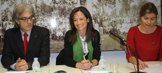 Antonio Fernández, María de Diego y Clara San Damián, en la inauguración.