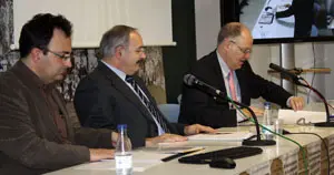 Anxo Lugilde, José Ramón Villares y Jordi Canal, en el debate posterior a la ponencia.
