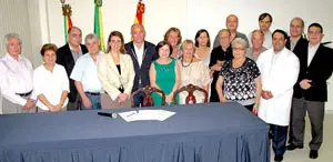  Santiago Camba, junto directivos de la Sociedad Espanhola de Río, el pasado mes de diciembre. 