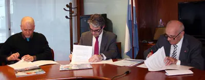 Fernández Fraseso (c), entre Rubén Cedola y Javier Alonso.