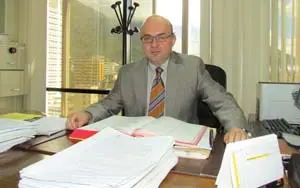 Bernabé Aguilar Arigo, uno de los cónsules generales adjuntos.