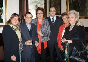  Julia Hernando, presidenta de la Federación de Sociedades Castellanas y Leonesas de Argentina junto al consejero de Empleo, las presidentas del CRE y del Hospital Español de Buenos Aires, entre otros invitados.
