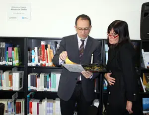  El secretario xeral de Cultura junto a la directora del Libro de Buenos Aires, Alejandra Ramírez, en el espacio Rosalía de Castro.