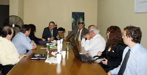  Un momento del encuentro entre directivos de AEGA y Geraldo Travi.