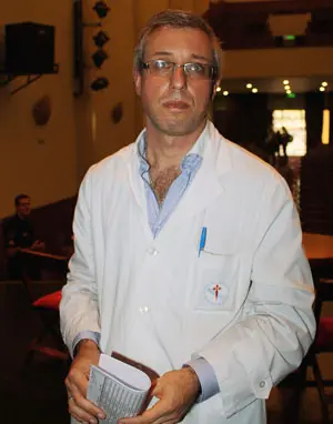  Javier Santos, subdirector médico en ejercicio de la dirección del sanatorio del Centro Gallego de Buenos Aires.