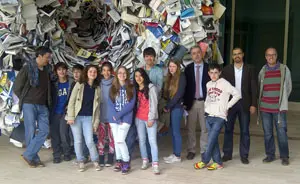 Valentín García, con los alumnos del instituto Cañada Blanch de Londres.