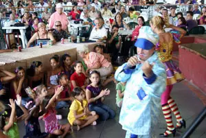  Los payasos hicieron el deleite de los niños
