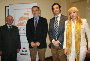 Héctor Álvares, Roberto Varela, Javier Aguilera y Maite G.Rivero, directora de la Plataforma Pexga en Argentina y Uruguay.