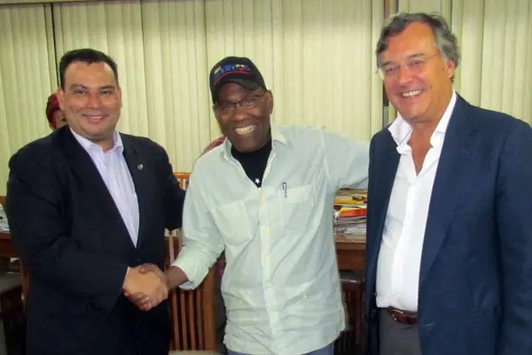 EMBAJADOR ESPA•A ANZOµTEGUI 2013 1