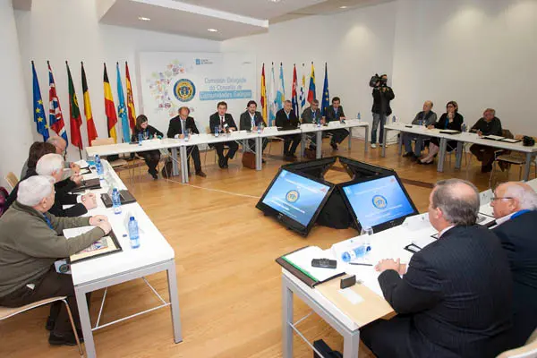 O titular do Goberno galego, acompañado do secretario xeral para a Emigración, Antonio Rodríguez Miranda, presidirá a reunión ordinaria da Comisión Delegada do Consello de Comunidades Galegas. Na Biblioteca da Cidade da Cultura de Galicia (Monte Gaiás, s/n). 
foto xoán crespo
15/11/13