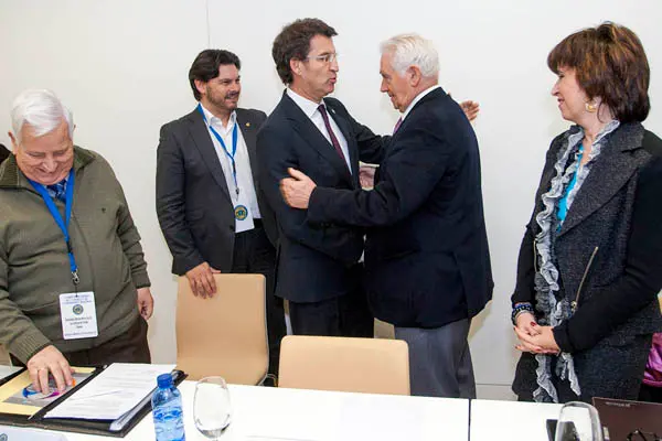 O titular do Goberno galego, acompañado do secretario xeral para a Emigración, Antonio Rodríguez Miranda, presidirá a reunión ordinaria da Comisión Delegada do Consello de Comunidades Galegas. Na Biblioteca da Cidade da Cultura de Galicia (Monte Gaiás, s/n). 
foto xoán crespo
15/11/13