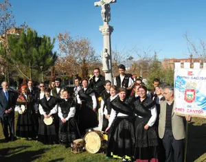 Acto cruceiro Tres Cantos2