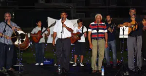 Fiesta Corcubión Actuación Los de Ribadumia